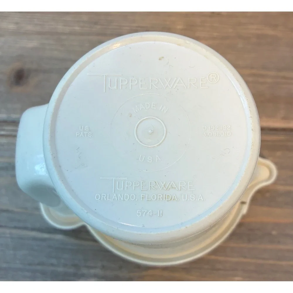 Tupperware‎ Creamer Sugar Pitcher Flip Top 574-11 Vintage Beige Good